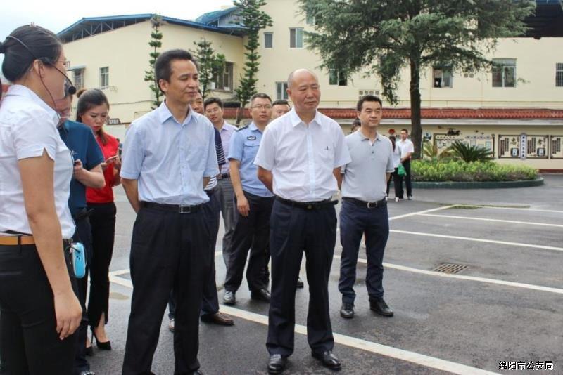 副市长、公安局局长王明华陪同省司法厅领导深入游仙调研